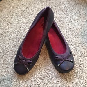 Vionic Orthaheel Shoes size 11